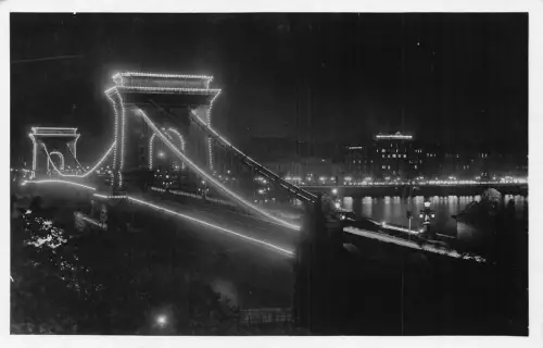 B077 Ungarn Budapest Kettenbrücke nachts beleuchtet Vintage Postkarte