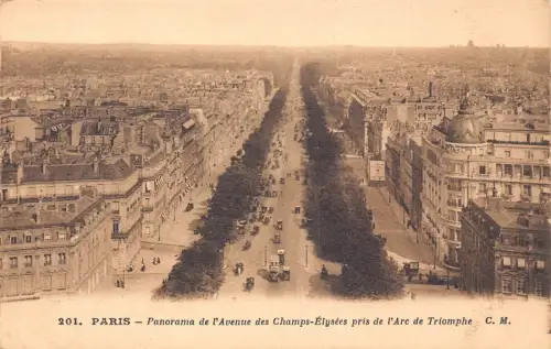 A009 Frankreich Paris Panorama Champ Elysees Boulevard fr Triumphbogen Postkarte