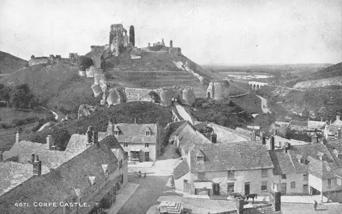 A773 England Corfe Castle Vintage Postkarte