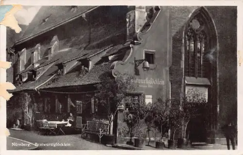 L187 Deutschland Nürnberg Bratwurstgloecklein Restaurant Leute RPPC Postkarte