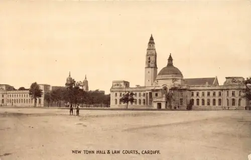 A776 Wales Cardiff New Town Hall and Law Courts Vintage Postkarte