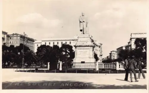A915 Italien Der Platz Ancona Denkmal RPPC Vintage Postkarte
