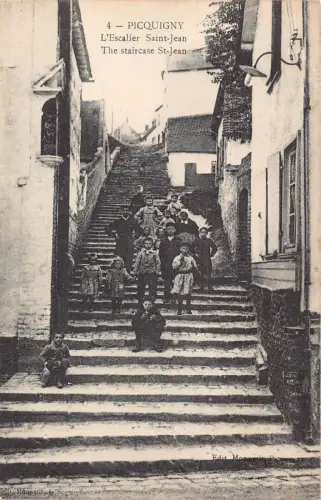 A914 Frankreich Picquigny Treppe St Jean Kinder Postkarte