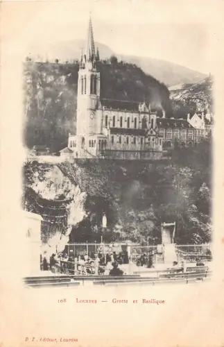 A779 Frankreich Lourdes Grotte et Basilique Kirche Vintage Postkarte