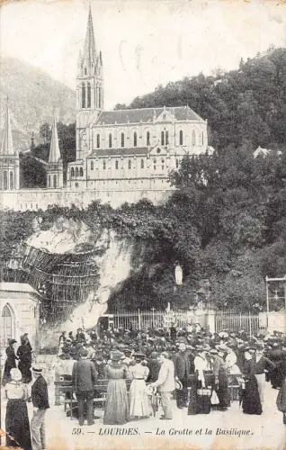 A779 Frankreich Lourdes Grotte et Basilique Kirche Höhle Vintage Postkarte