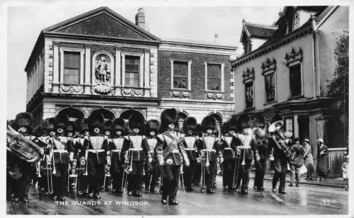 A188 England 1938 Guards at Windsor RPPC Vintage Postkarte
