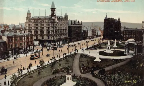 A023 Irland Belfast Donegall Square Doppeldecker Straßenbahnen Vintage Postkarte
