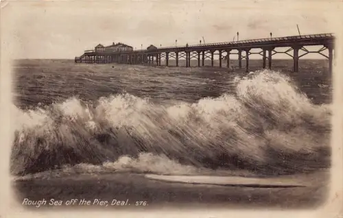 A786 England Deal Rough Sea off the Pier Waves Vintage Postkarte