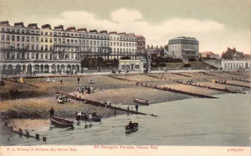 A786 England Herne Bay St George's Parade Boote Strand Vintage Postkarte