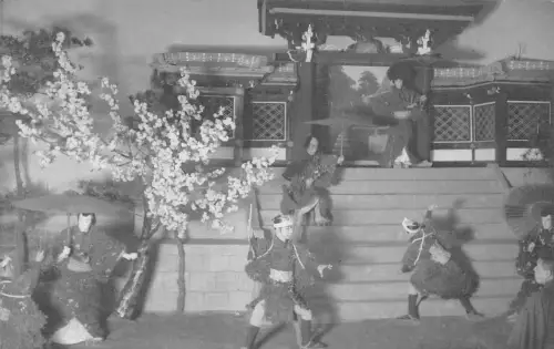 L276 Japan Kabuki Theater Szene Männer tanzen Tempel Regenschirm Postkarte