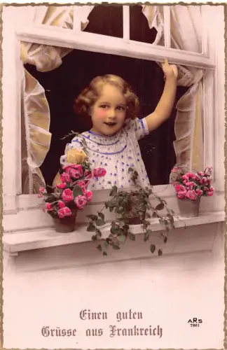 B062 Grüße aus Frankreich Mädchen öffnet Fenster Rosen Blumen Töpfe RPPC Postkarte