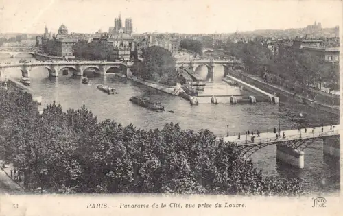 Frankreich Paris Gesamtansicht der Stadt mit Louvre Museum Brücken Boote Postkarte