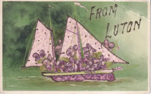 A964 Neuheit Glitzer Allegorisches Boot aus violetten Blumen aus Luton Postkarte