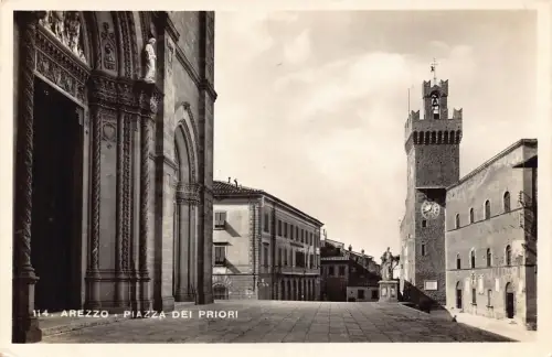 A806 Italien Arezzo Piazza dei Priori RPPC Vintage Postkarte