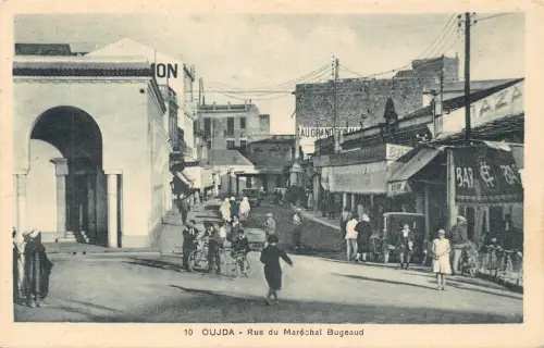 A929 Marokko Oujda Rue du Marechal Bugeaud Fahrrad Bar Vintage Postkarte