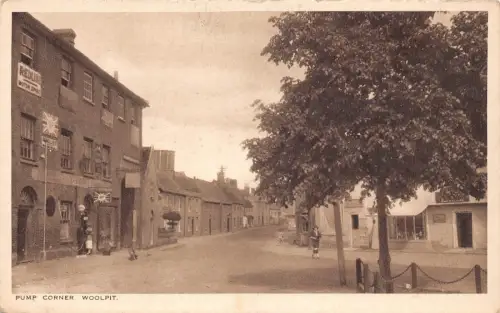 A952 England Pump Corner Woolpit Vintage Postkarte