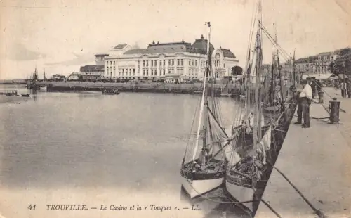 C070 Frankreich Trouville Le Casino et la Touques Boote Vintage Postkarte