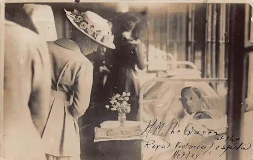 A828 Royalty 1918 Queen Elizabeth at Royal Victoria Hospital RPPC Postkarte