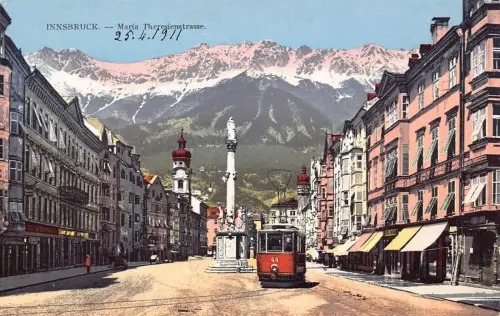 L049 Österreich Innsbruck Maria Theresia Straße Straßenbahn Geschäfte Statue Vintage Postkarte