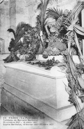 A839 Frankreich Paris Grab von Marcelin Berthelot Vintage Postkarte