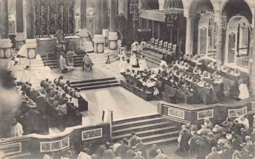 B123 England Hochmesse des Erzbischofs von Paris in der Westminster Cathedral Postkarte