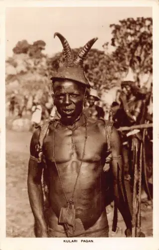 Kulara, Nigeria 1954 Kulari heidnischer Mann mit Hornhut Volkstyp Vintage Postkarte