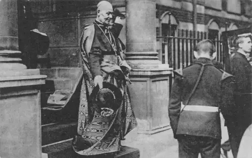 B123 England London der Legat verlässt Erzbischofshaus Postkarte