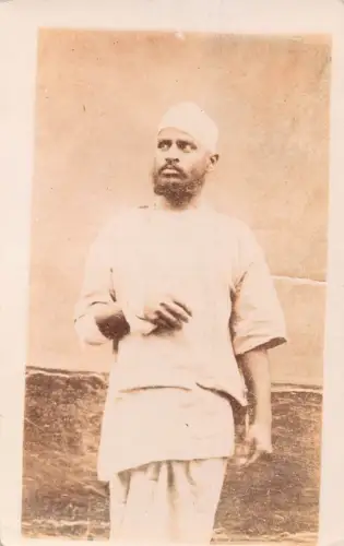 L523 Indianer gebürtiger Mann Echtfoto Vintage Postkarte