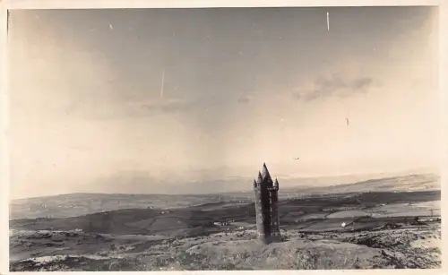 B123 Scrabo Tower vom Giant's Chair Irland RPPC Vintage Postkarte
