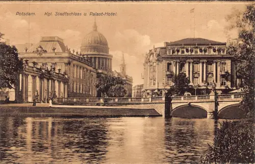A028 Deutschland Potsdam Stadtschloss Schloss Hotelbrücke Vintage Postkarte