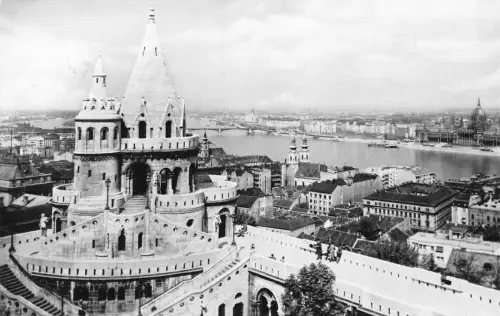 B243 Ungarn 1965 Budapest Latkep a Halaszbastyaval RPPC Postkarte