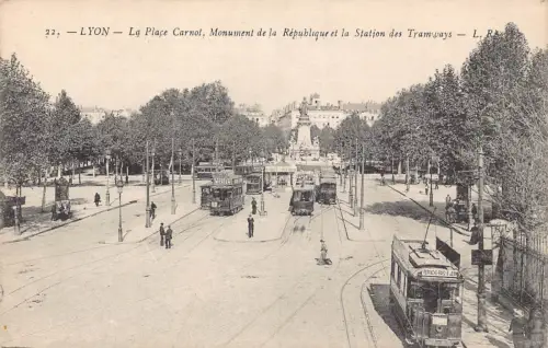 Frankreich Lyon Place Carnot Monument de Republique Straßenbahnhaltestelle Postkarte