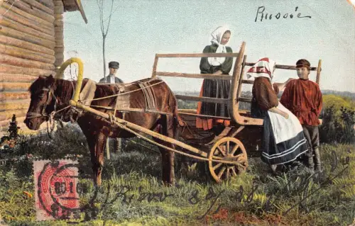 A036 Russland 1908 Pferdewagen mit Bauern Frauen Männer Bauernhof ethnische Postkarte