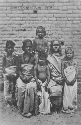 L380 Jemen Aden Gruppe somalischer Frauen traditionelle Kostüme Schmuck Postkarten