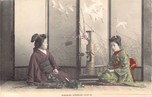 B585 Japan Geisha 1909 Ohanasan arrangiert Blumen ethnische Kultur Postkarte
