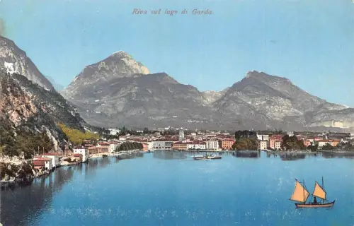 A039 Italien Riva sul Lago di Garda Boot Vintage Postkarte
