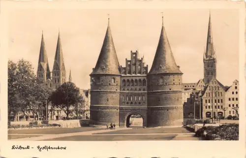 A842 Deutschland Lübeck Museum Holstentor RPPC Vintage Postkarte