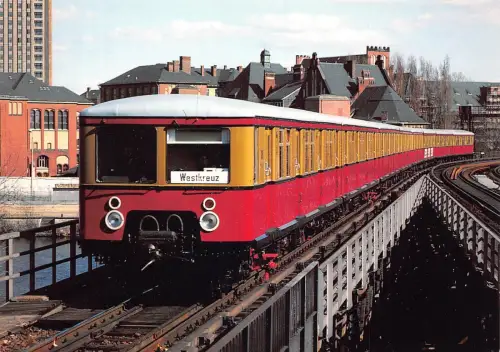 Deutschland DR Elektrozug bei Lehrter Stadtbahnhof Berlin Bahnhof Postkarte