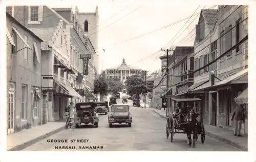 B161 Bahamas Nassau George Street Cars Charlotte Hotel Carriage RPPC Postkarte