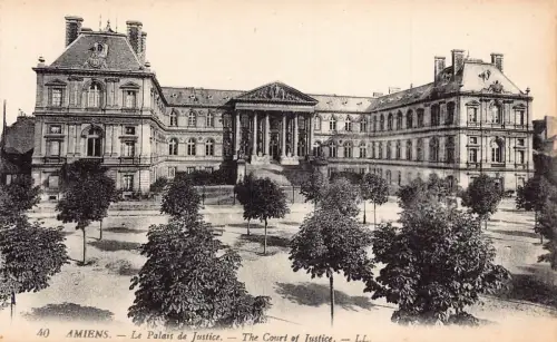 C004 Frankreich, Amiens, Der Gerichtshof Vintage Postkarte