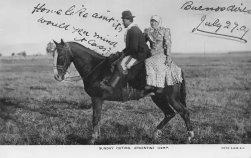 A878 Argentinien Sonntagsausflug argentinischer Lagerreiter ethnisches Paar Postkarte