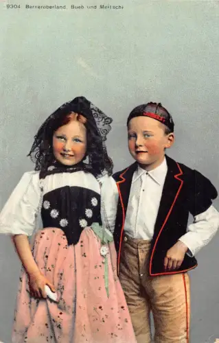 A881 Schweiz Berneroberland Meitschi Kinder Trachten Postkarte