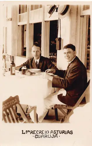 B621 Brasilien La Recreio Asturien Guaruja Männer Restaurant Bier RPPC Postkarte