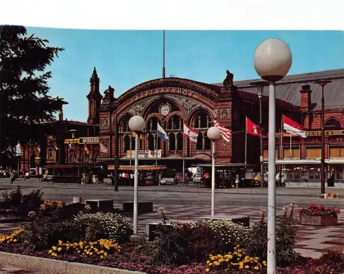 Deutschland Bremen Hauptbahnhof Fahnen Uhr Vintage Postkarte