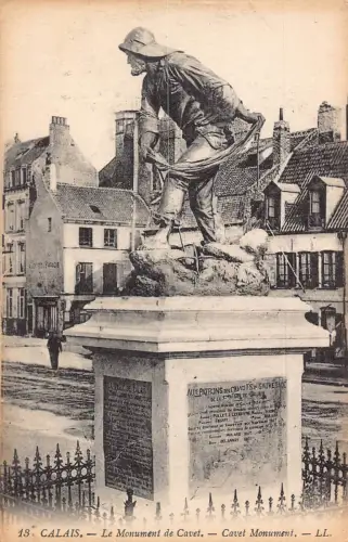C010 Frankreich, Calais Cavet Denkmal Vintage Postkarte