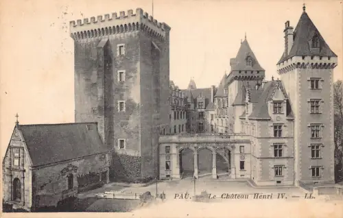 C015 Frankreich, Pau Le Chateau Henri IV 1925 alte Postkarte