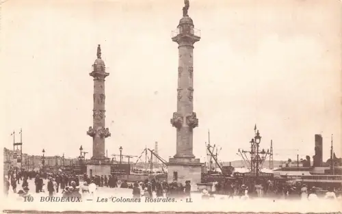 C016 Frankreich, Bordeaux Les Colonnes Rostrales Postkarte