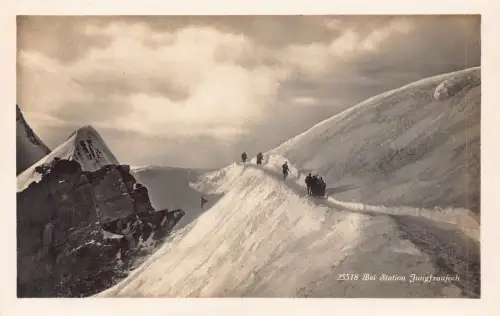 L309 Schweiz Bei Bahnhof Jungfraujoch Bergsteigen Vintage Postkarte