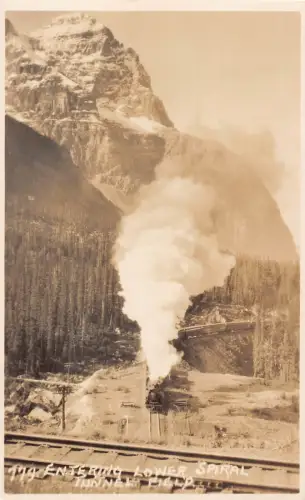 A893 Kanada Dampfzug Einfahrt Lower Spiral Tunnel Field Railway RPPC Postkarte