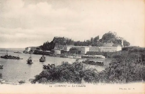 L328 Griechenland Korfu Zitadelle Dampfschiffe Vintage Postkarte